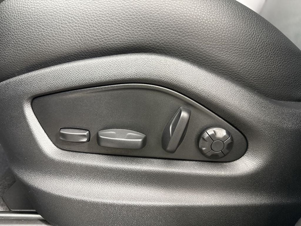 2025 Porsche Cayenne AWD