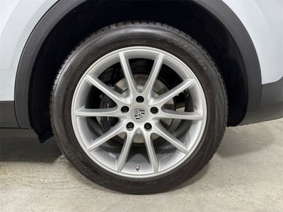 2023 Porsche Cayenne Platinum Edition