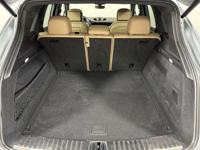 2023 Porsche Cayenne Platinum Edition
