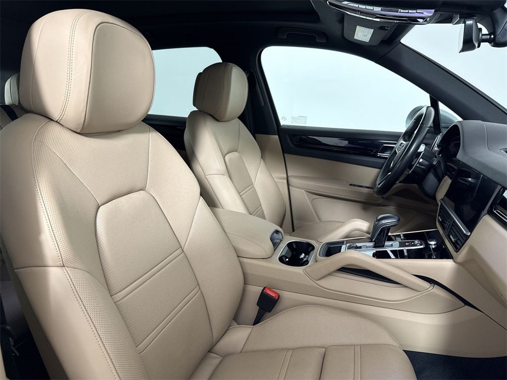 2023 Porsche Cayenne Platinum Edition