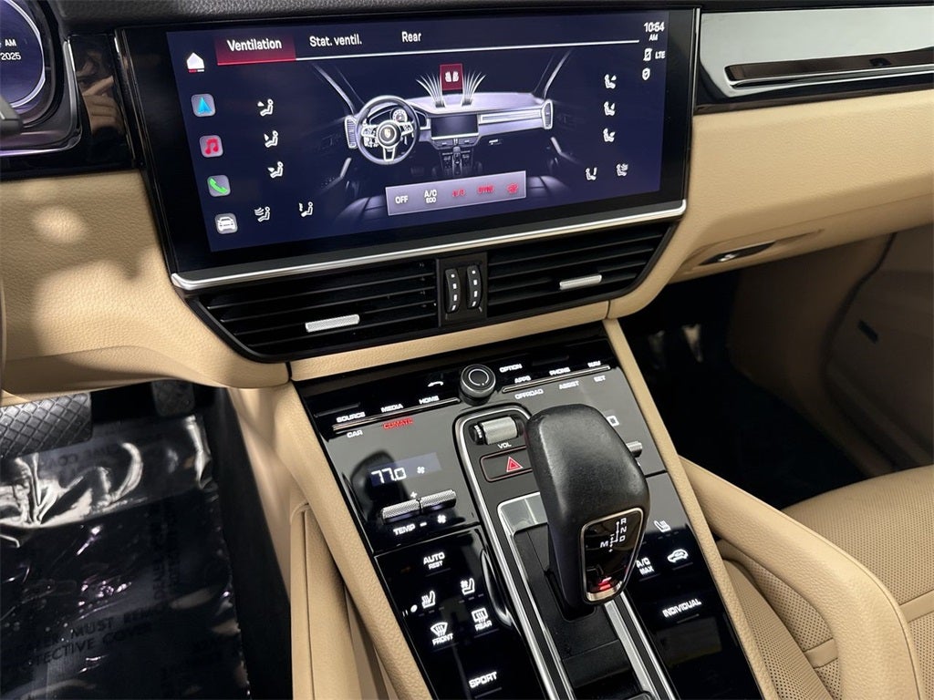 2023 Porsche Cayenne Platinum Edition