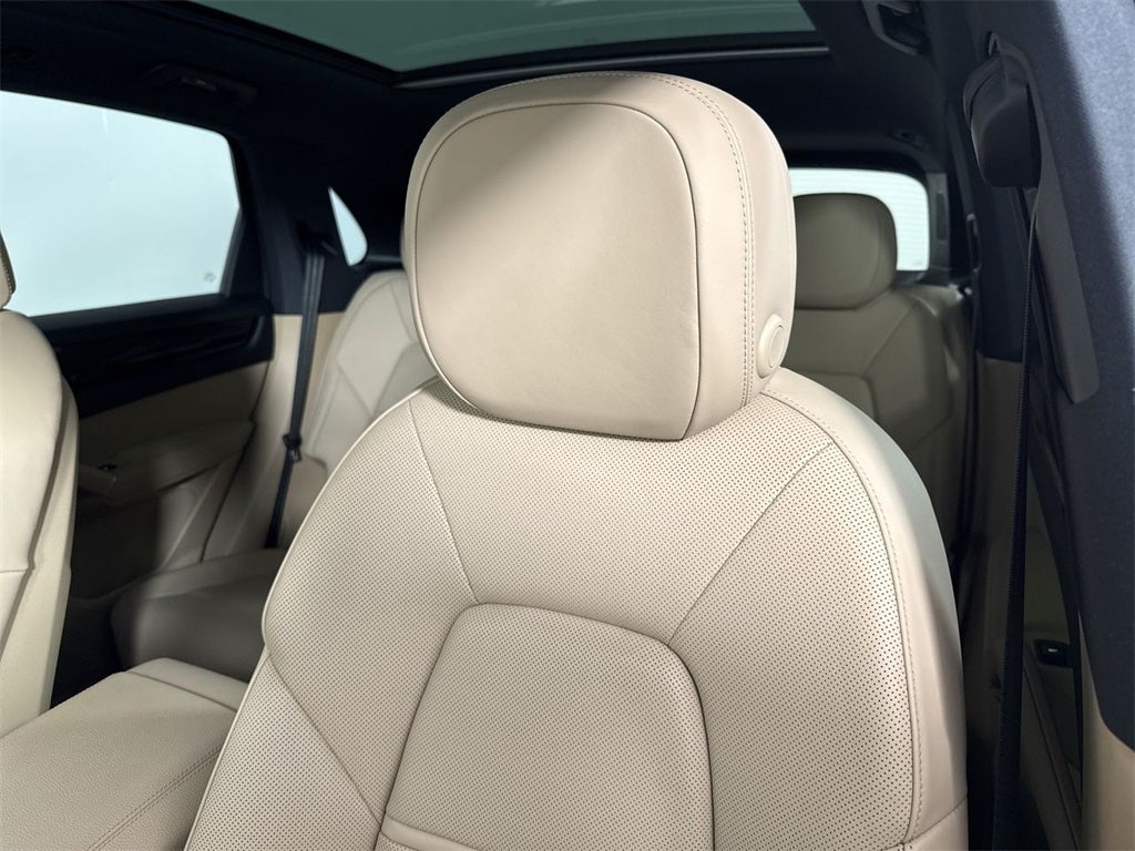 2023 Porsche Cayenne Platinum Edition