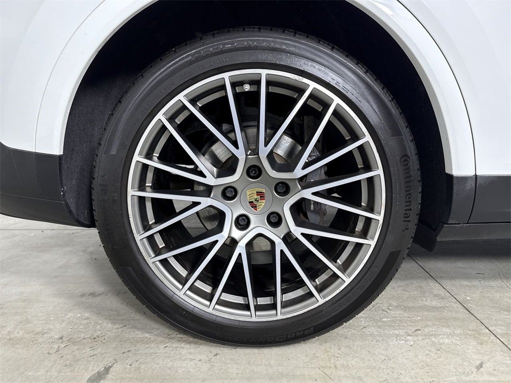 2023 Porsche Cayenne Platinum Edition