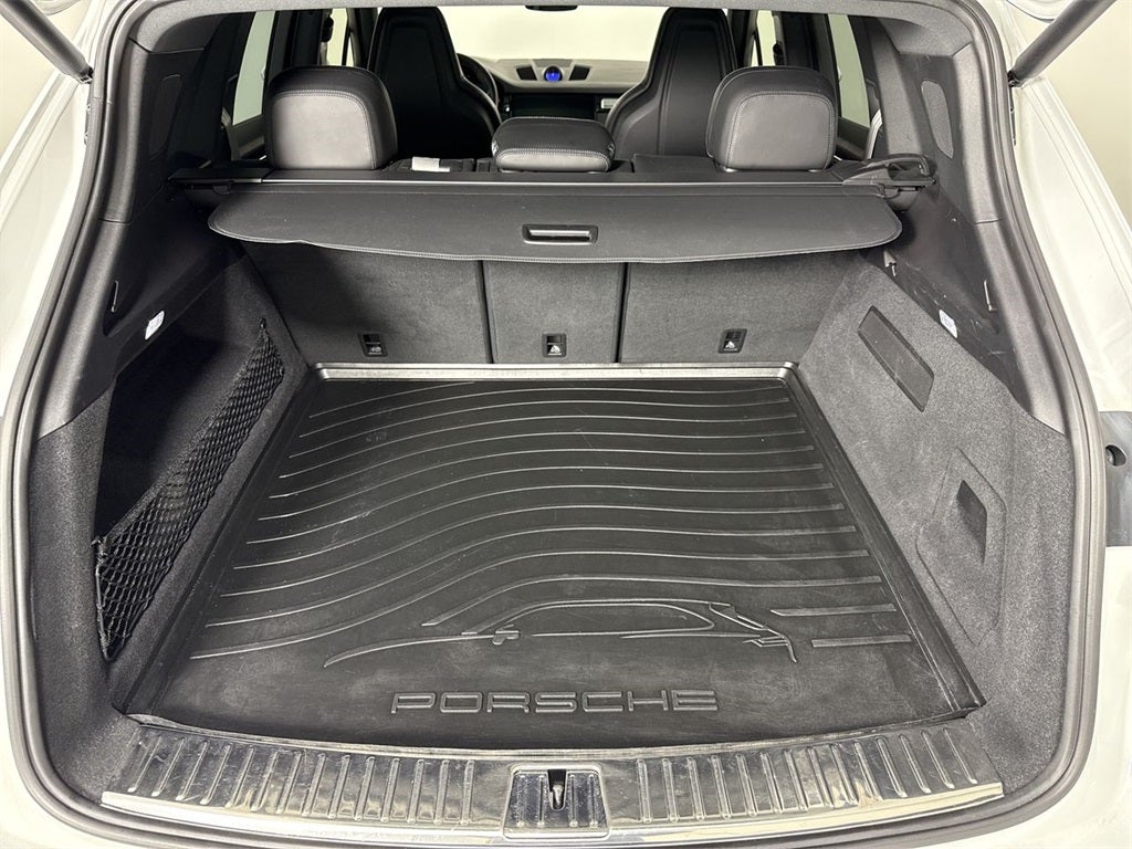 2023 Porsche Cayenne Platinum Edition