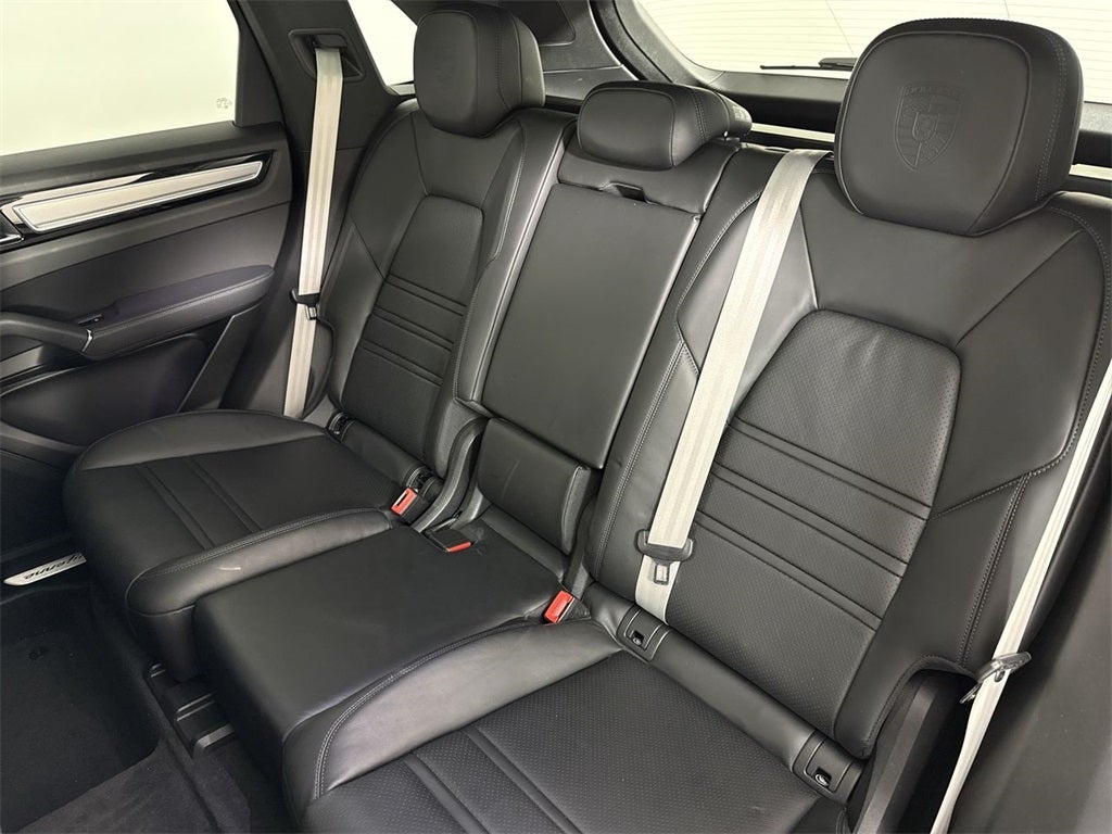 2023 Porsche Cayenne Platinum Edition