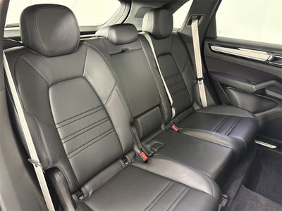 2023 Porsche Cayenne Platinum Edition
