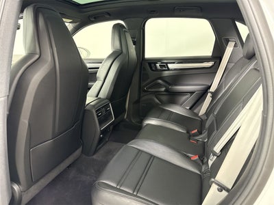 2023 Porsche Cayenne Platinum Edition