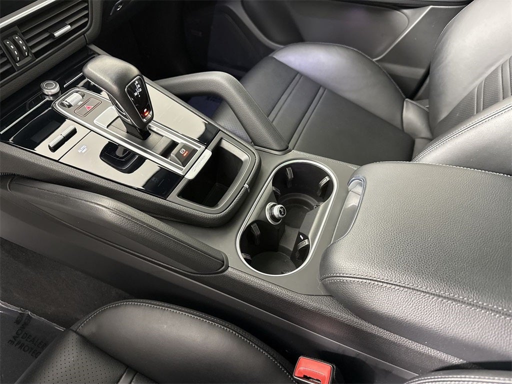 2023 Porsche Cayenne Platinum Edition