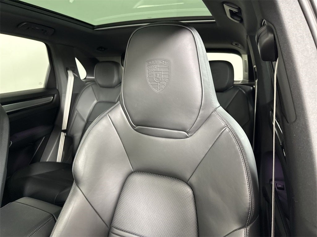 2023 Porsche Cayenne Platinum Edition