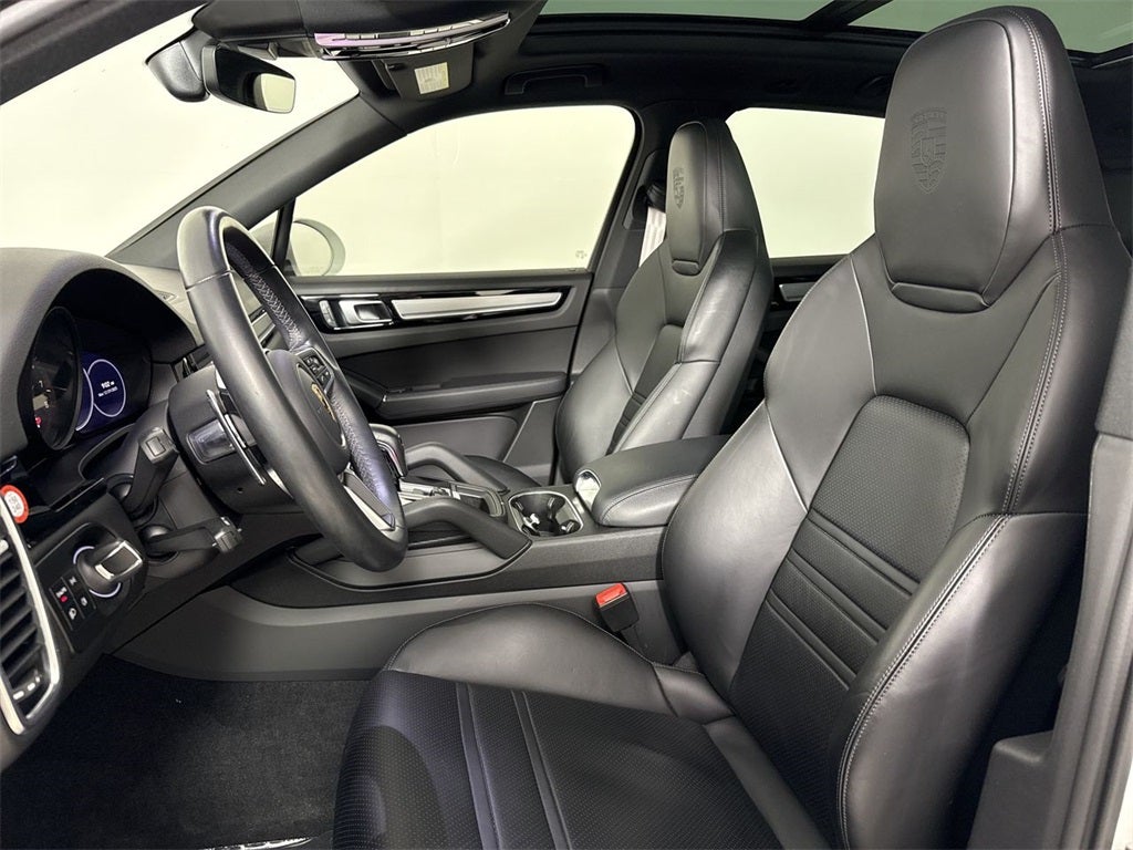 2023 Porsche Cayenne Platinum Edition
