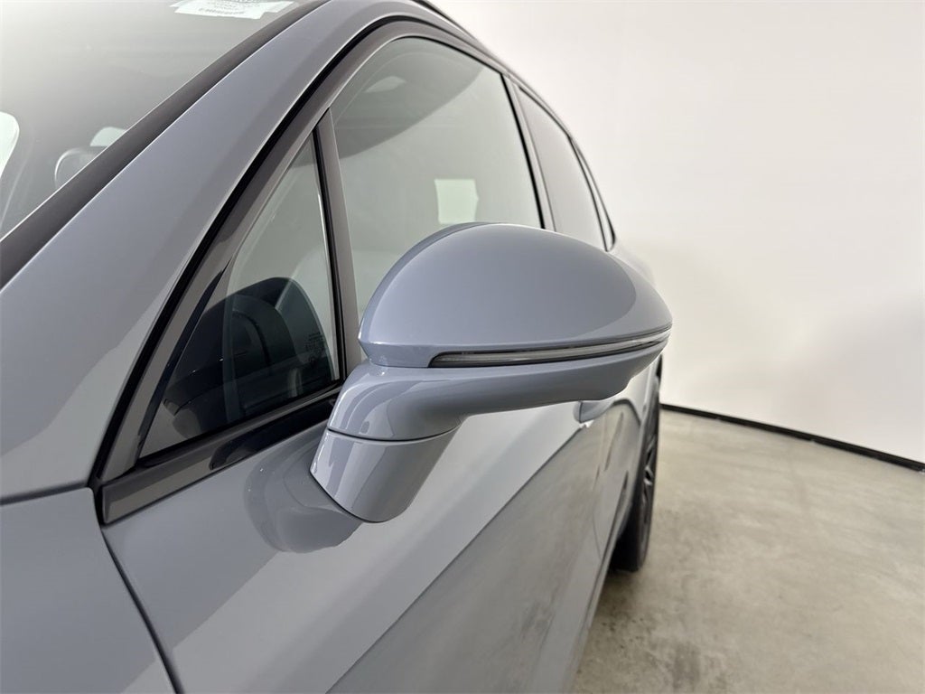 2025 Porsche Cayenne AWD