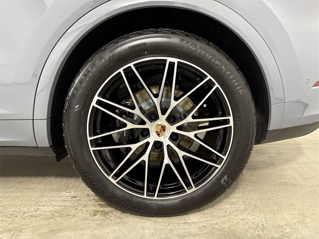 2025 Porsche Cayenne AWD