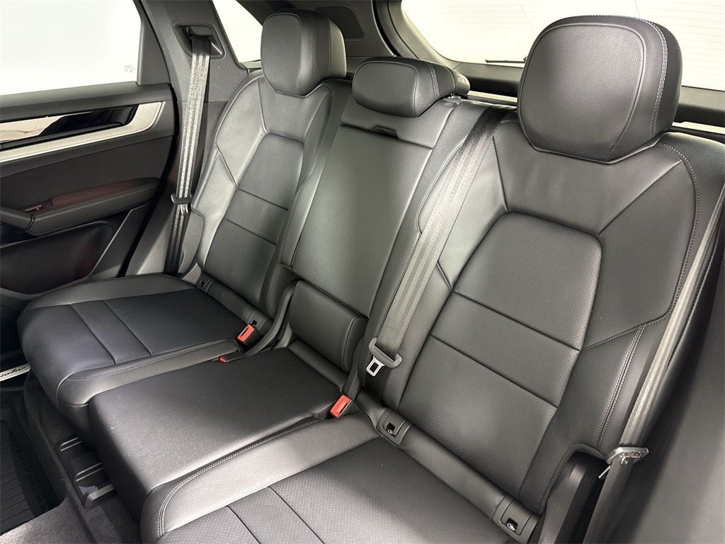 2025 Porsche Cayenne AWD