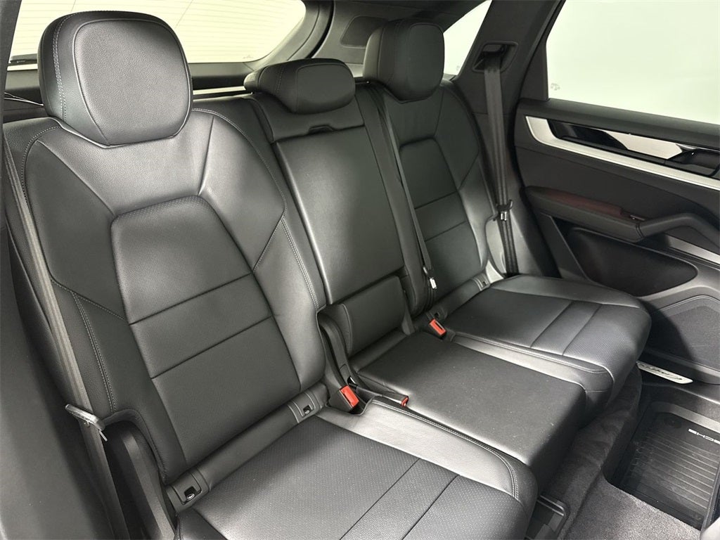 2025 Porsche Cayenne AWD