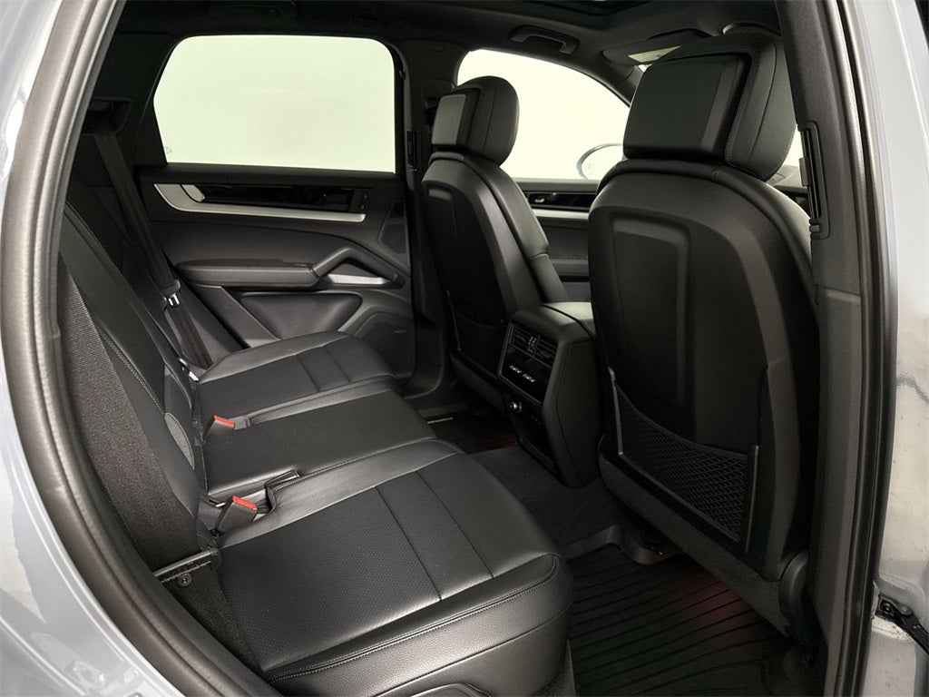2025 Porsche Cayenne AWD