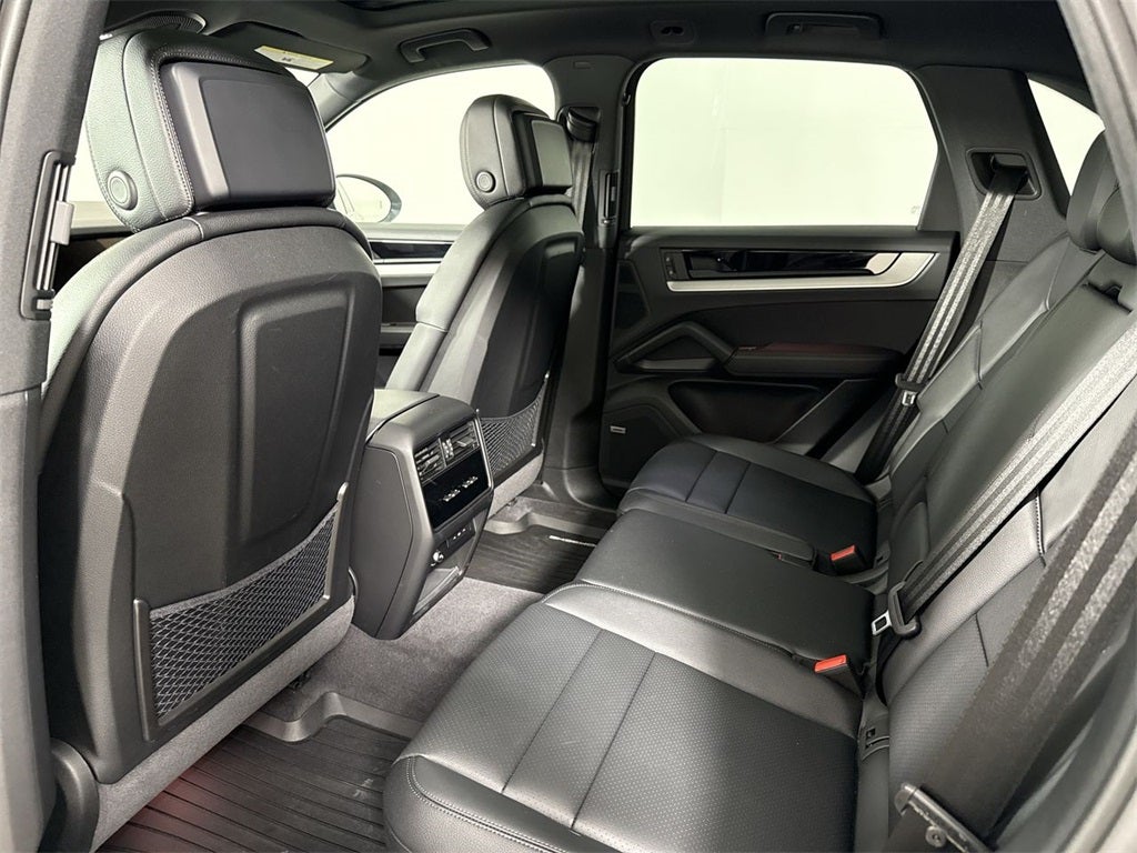 2025 Porsche Cayenne AWD