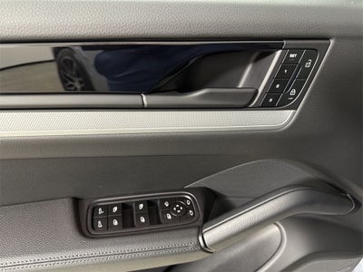 2025 Porsche Cayenne AWD