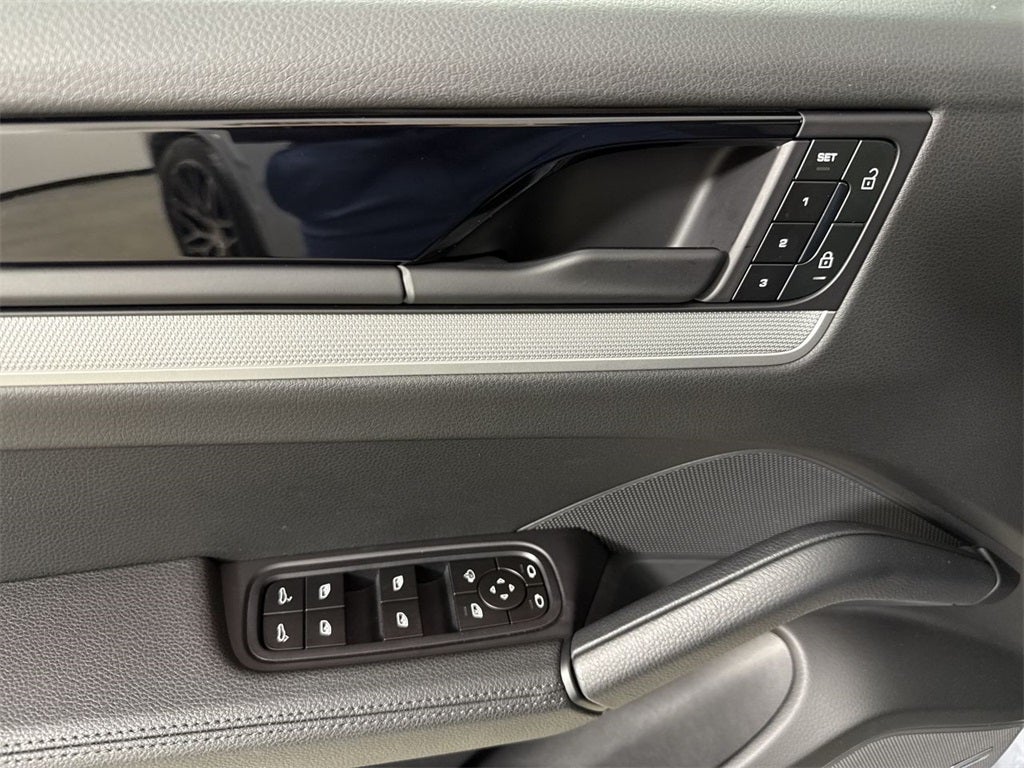 2025 Porsche Cayenne AWD