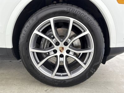 2025 Porsche Cayenne AWD