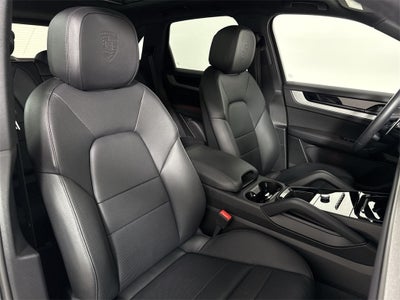 2025 Porsche Cayenne AWD