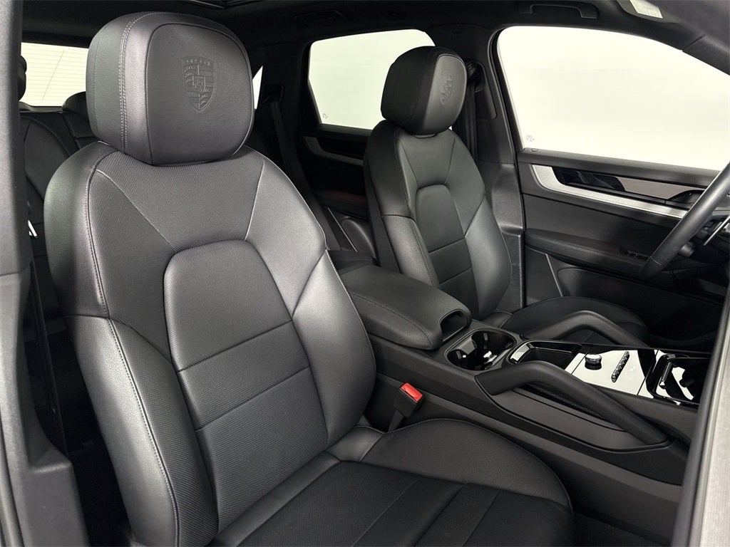 2025 Porsche Cayenne AWD