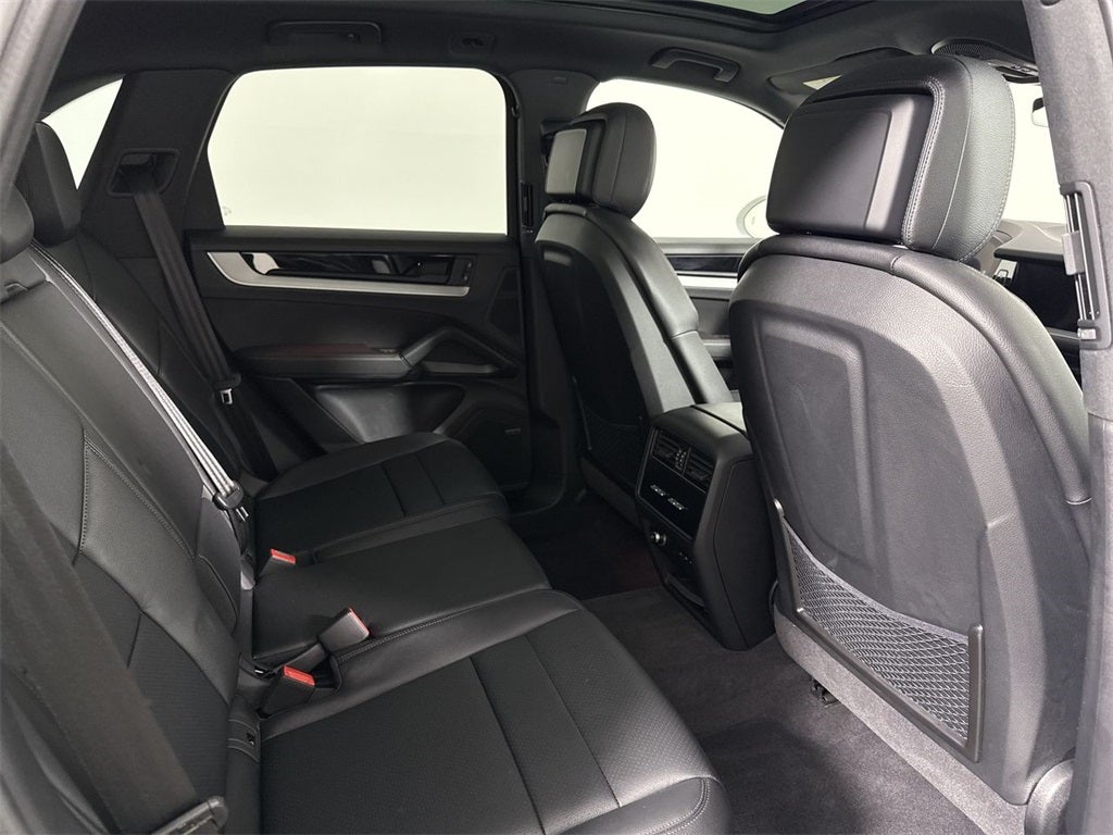 2025 Porsche Cayenne AWD