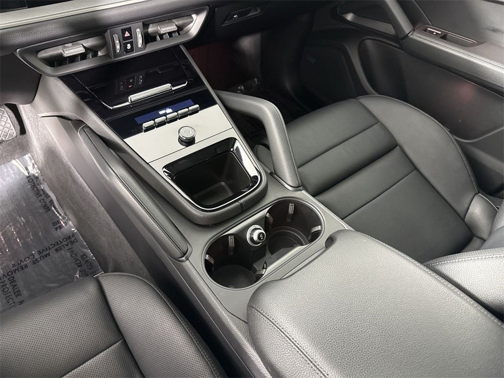 2025 Porsche Cayenne AWD