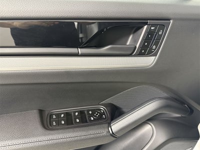 2025 Porsche Cayenne AWD