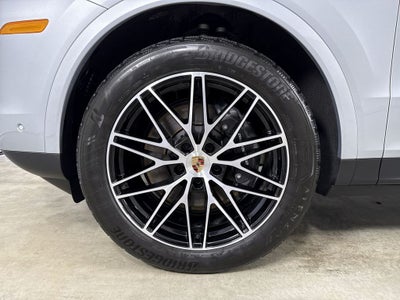 2025 Porsche Cayenne AWD