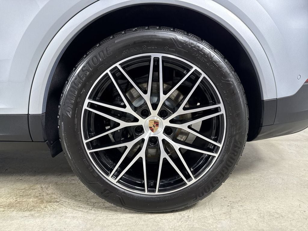 2025 Porsche Cayenne AWD