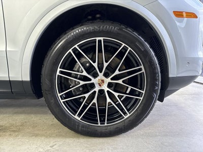 2025 Porsche Cayenne AWD