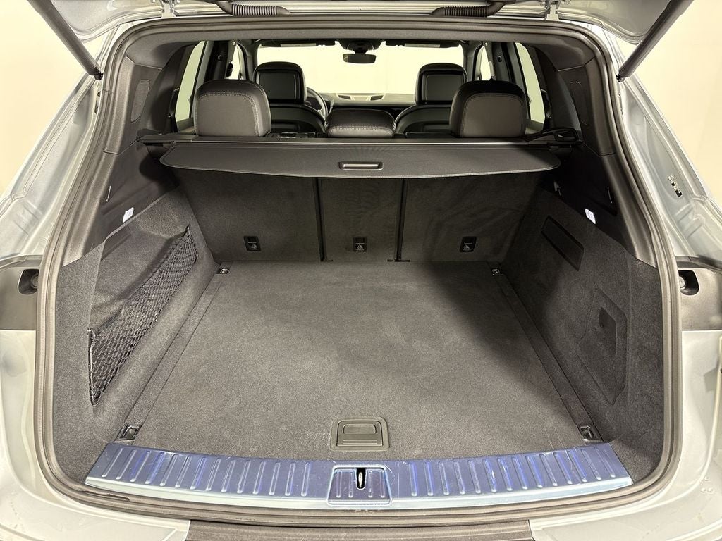 2025 Porsche Cayenne AWD