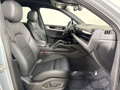 2025 Porsche Cayenne AWD