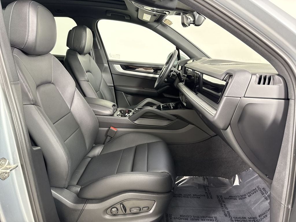 2025 Porsche Cayenne AWD