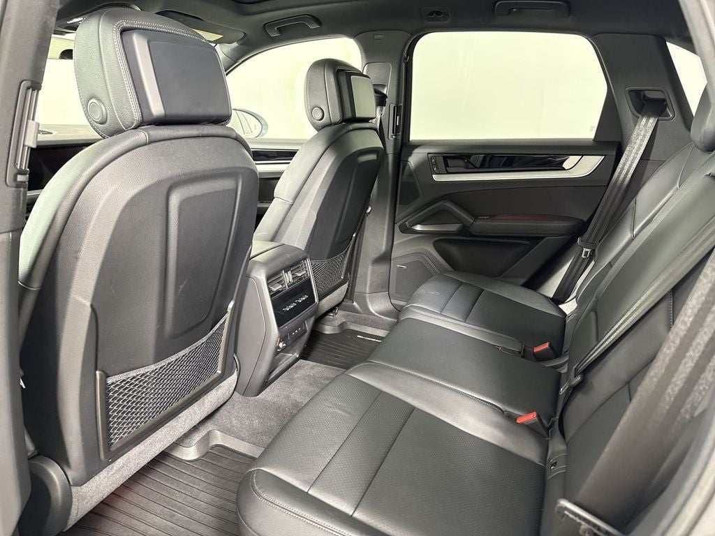 2025 Porsche Cayenne AWD