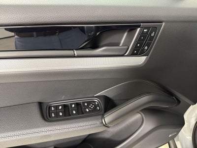 2025 Porsche Cayenne AWD