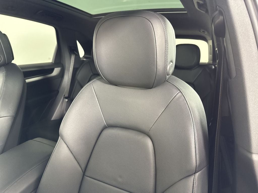 2025 Porsche Cayenne AWD