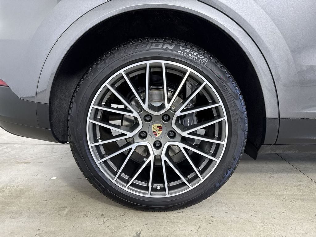 2023 Porsche Cayenne Platinum Edition