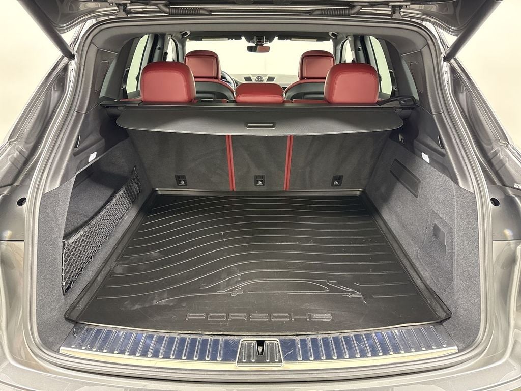 2023 Porsche Cayenne Platinum Edition