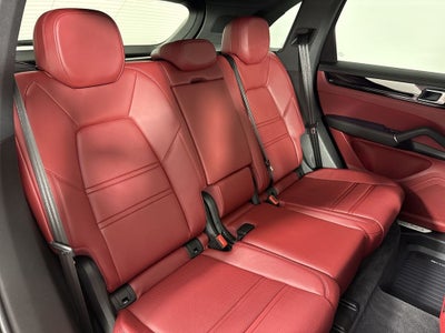 2023 Porsche Cayenne Platinum Edition