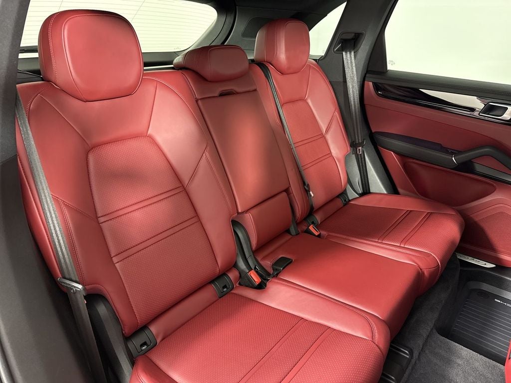 2023 Porsche Cayenne Platinum Edition