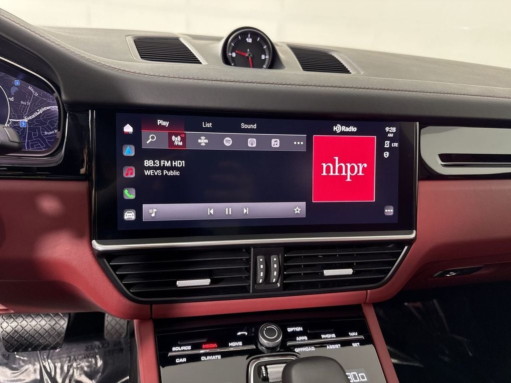 2023 Porsche Cayenne Platinum Edition
