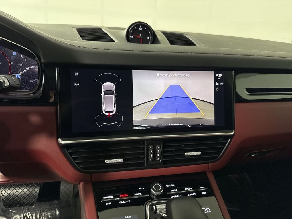 2023 Porsche Cayenne Platinum Edition