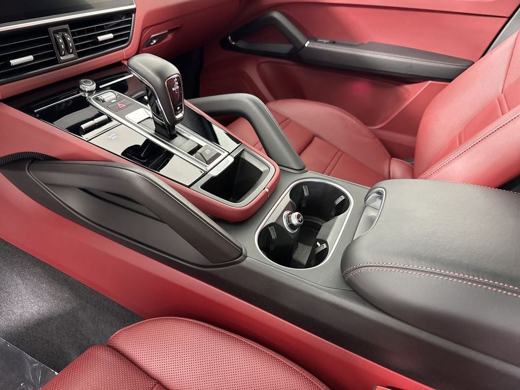 2023 Porsche Cayenne Platinum Edition