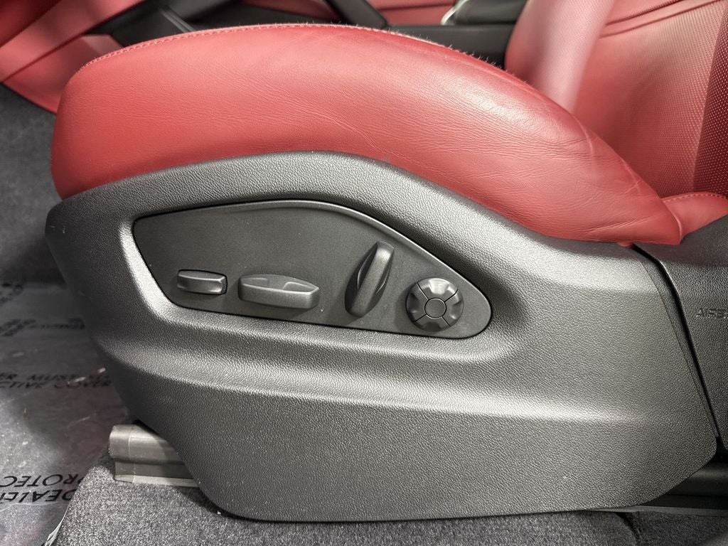 2023 Porsche Cayenne Platinum Edition