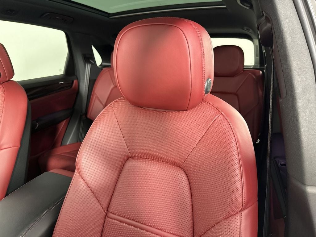 2023 Porsche Cayenne Platinum Edition