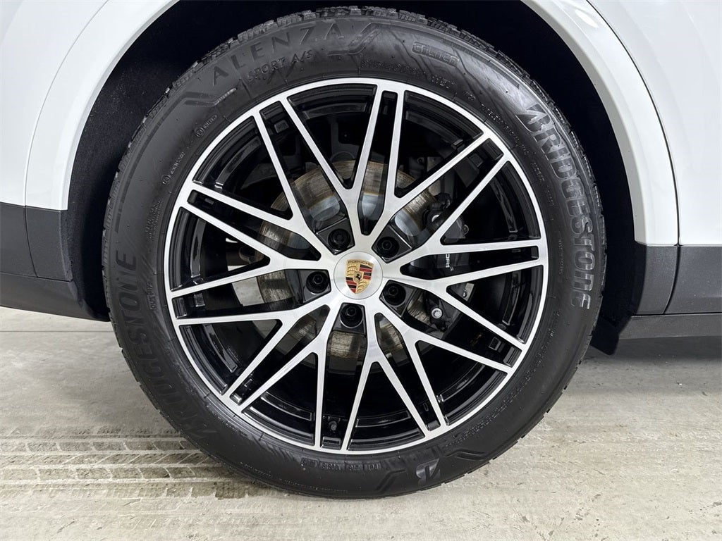 2025 Porsche Cayenne AWD