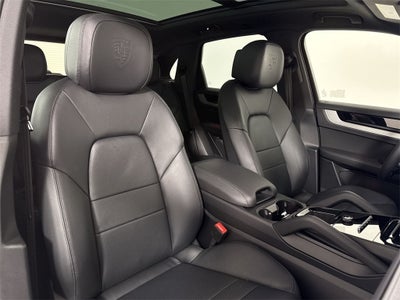 2025 Porsche Cayenne AWD