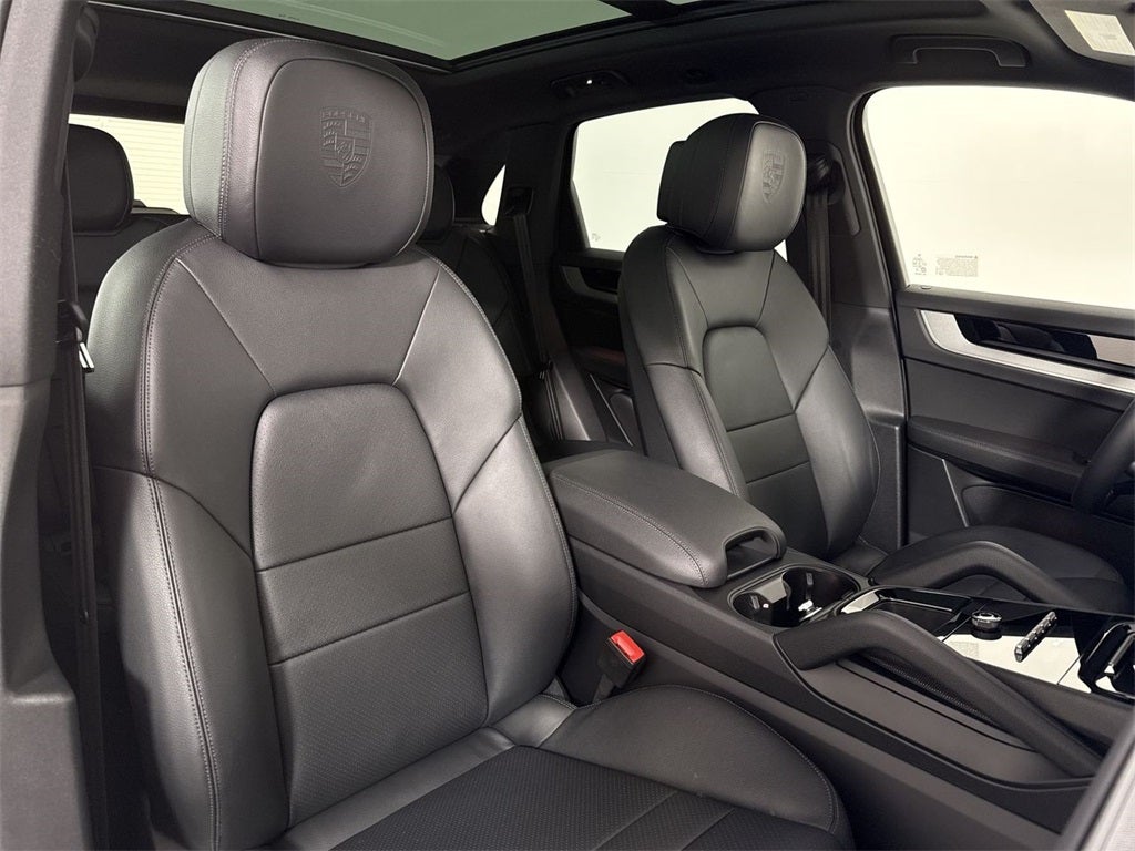 2025 Porsche Cayenne AWD