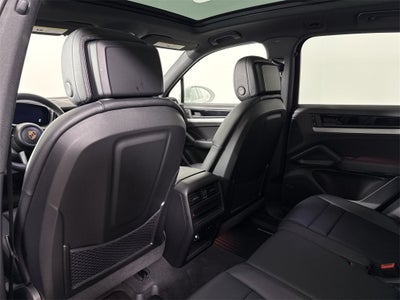 2025 Porsche Cayenne AWD